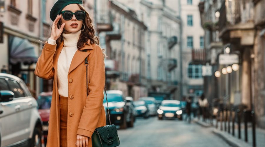 femme en automne